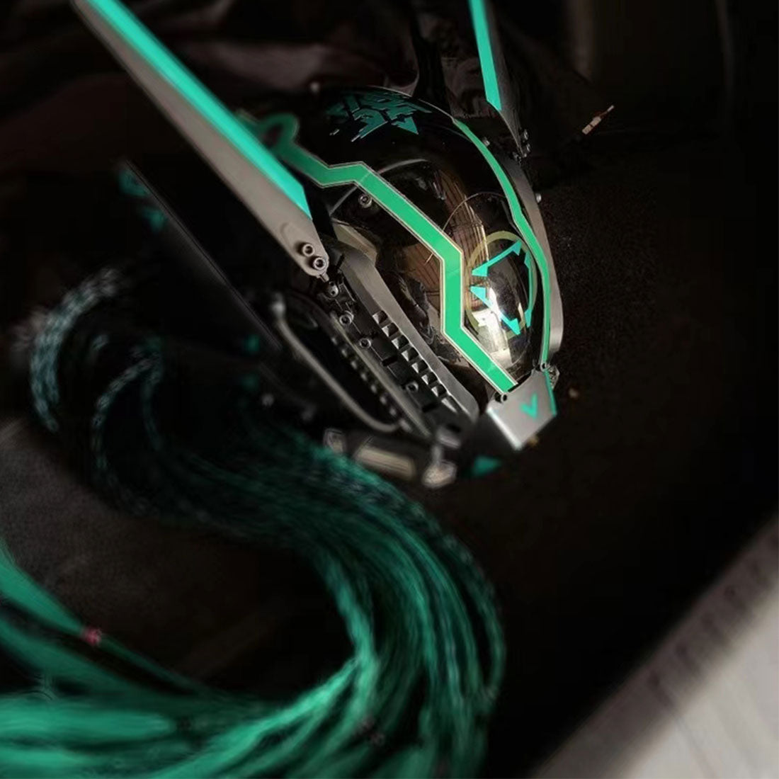 cyberpunk_mask_gothic_mask_with_green_lights_and_dreadlocks